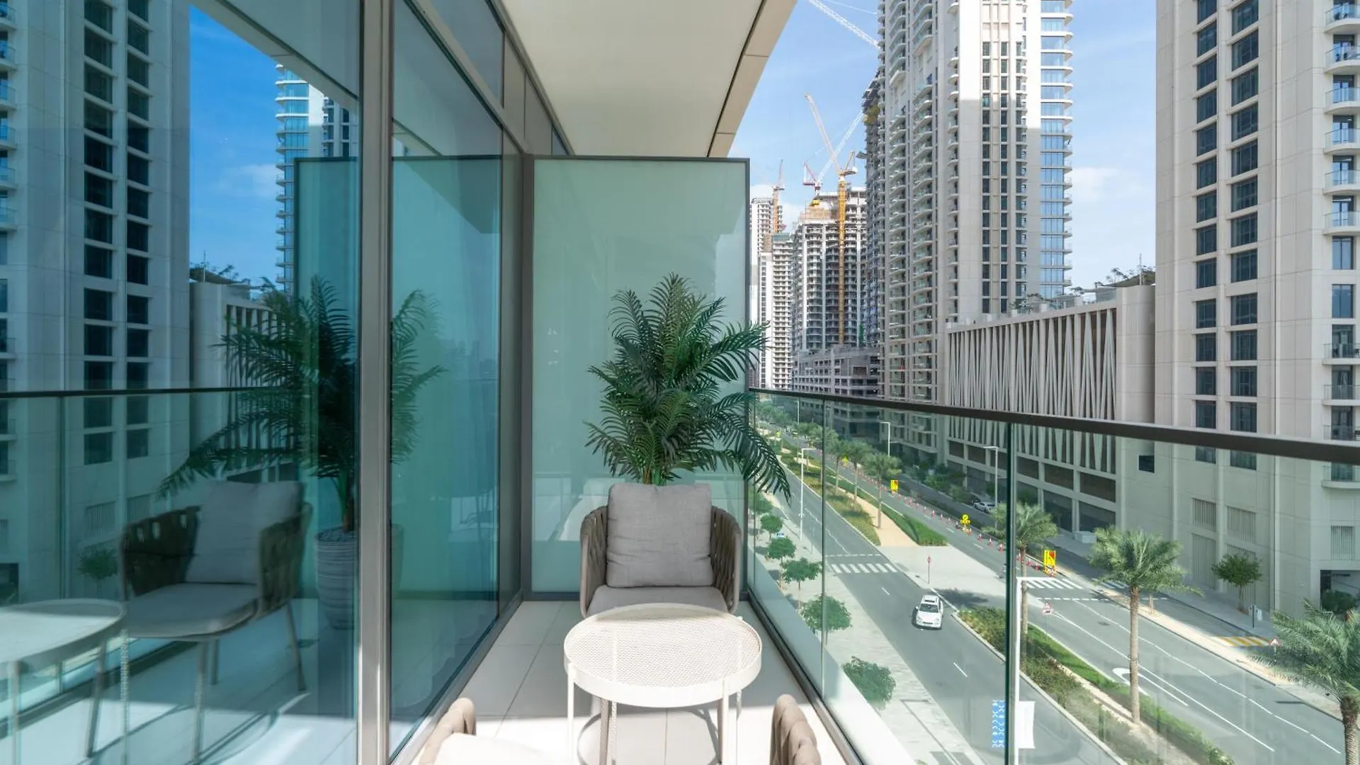 Beach Vista 1 - Beachfront Stunning - Full Sea Views Dubai Apartment
