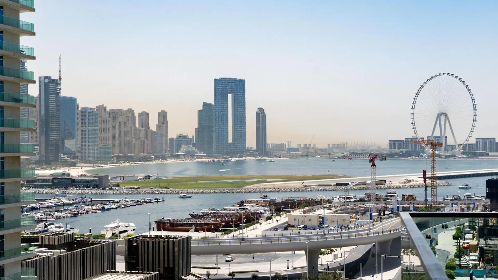 Beach Vista 1 - Beachfront Stunning - Full Sea Views Dubai United Arab Emirates